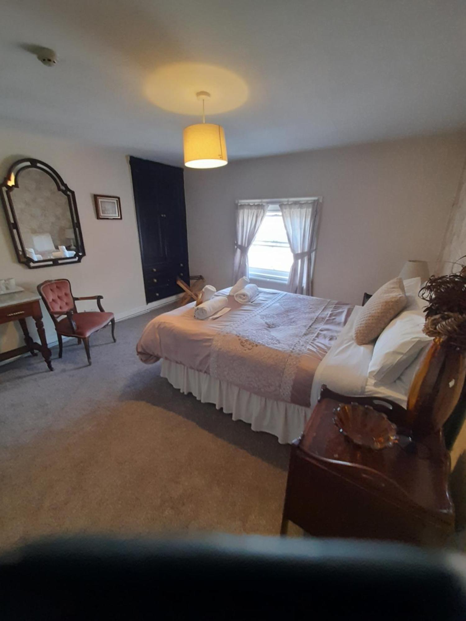 The Bank House Hotel Аттоксетер Экстерьер фото