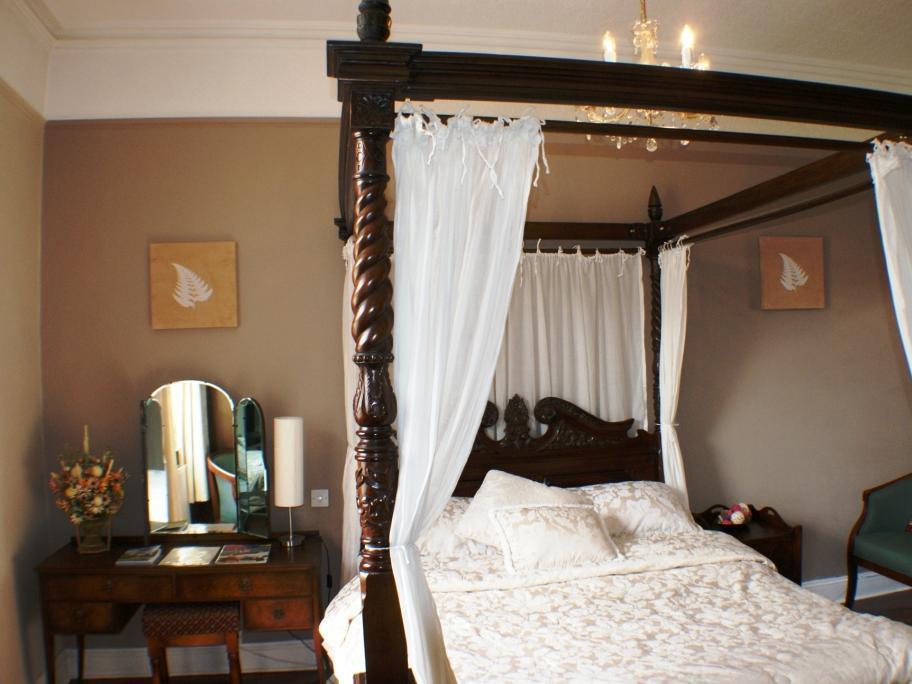 The Bank House Hotel Аттоксетер Экстерьер фото