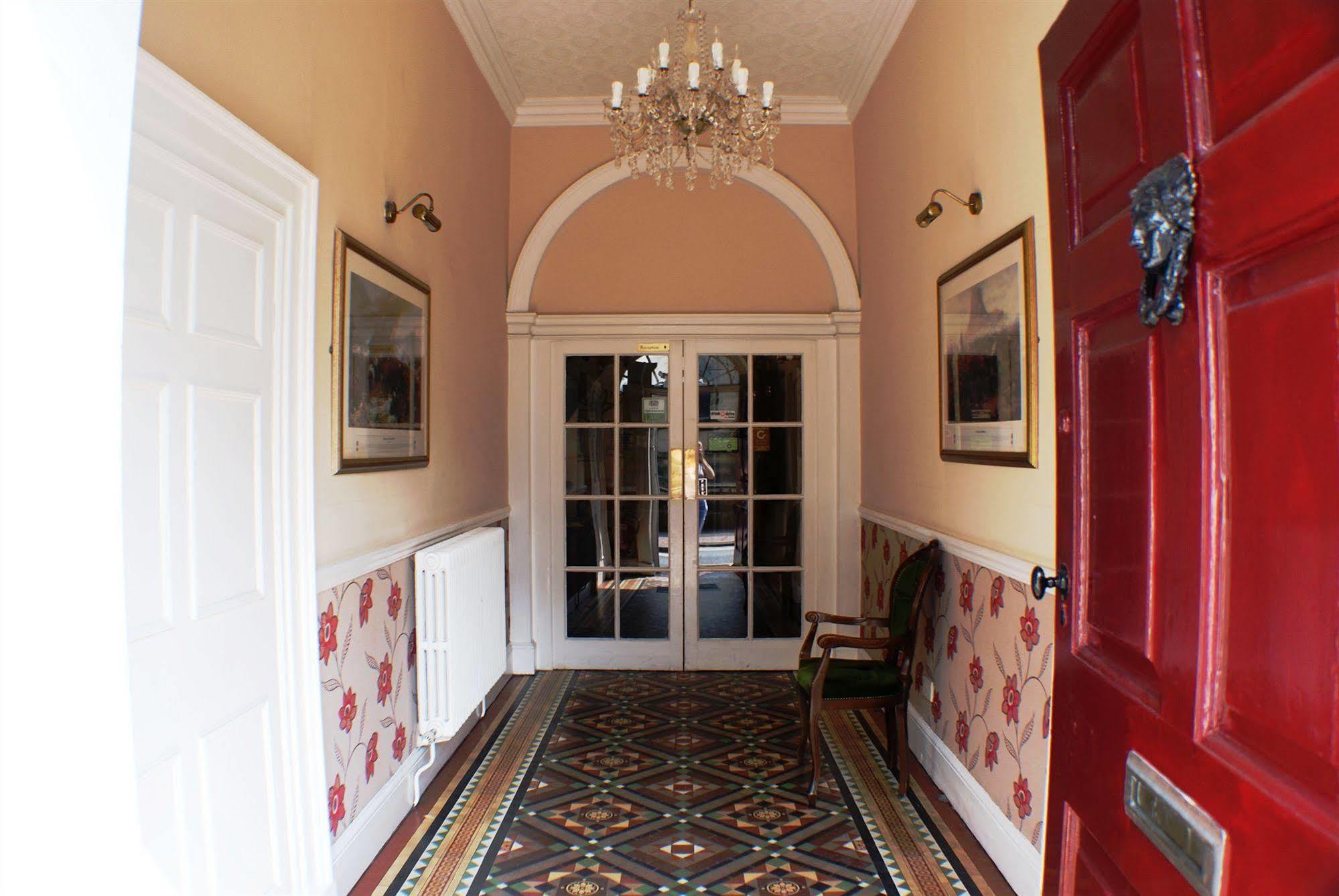 The Bank House Hotel Аттоксетер Экстерьер фото