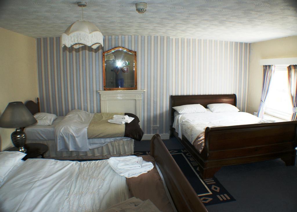 The Bank House Hotel Аттоксетер Экстерьер фото